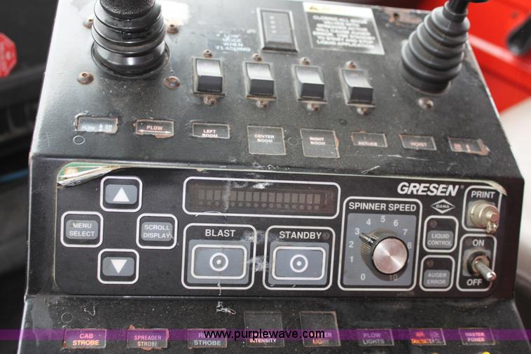 image for item A7163 1999 International 4900 tandem axle dump truck