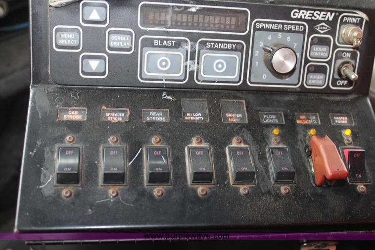 image for item A7163 1999 International 4900 tandem axle dump truck