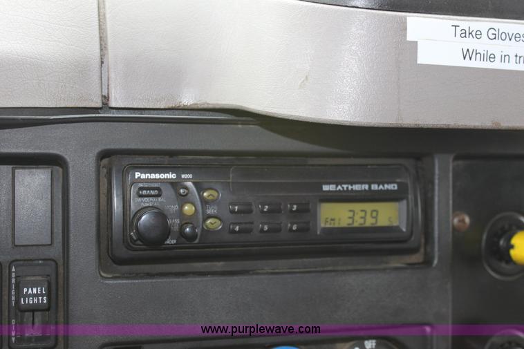 image for item A7163 1999 International 4900 tandem axle dump truck