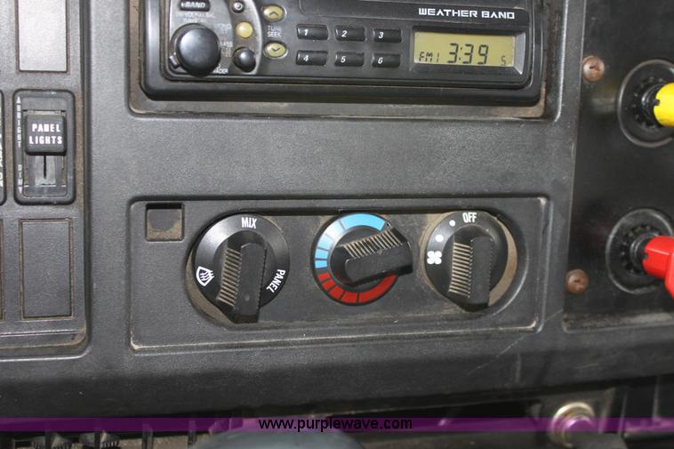 image for item A7163 1999 International 4900 tandem axle dump truck