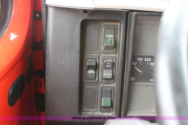 image for item A7163 1999 International 4900 tandem axle dump truck