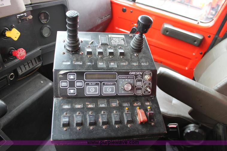 image for item A7164 1999 International 4900 tandem axle dump truck