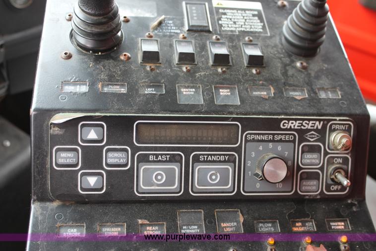 image for item A7164 1999 International 4900 tandem axle dump truck