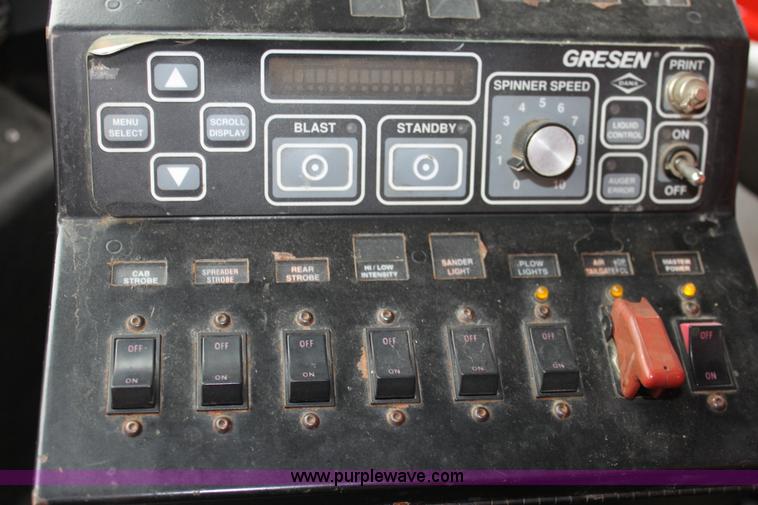 image for item A7164 1999 International 4900 tandem axle dump truck