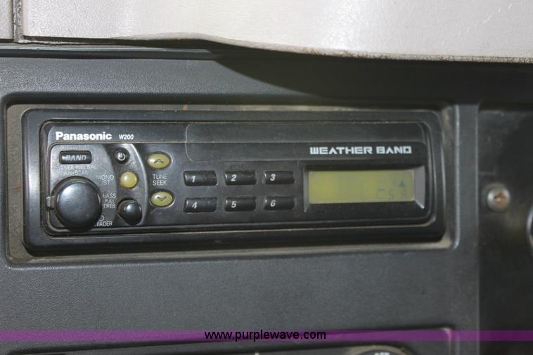 image for item A7164 1999 International 4900 tandem axle dump truck