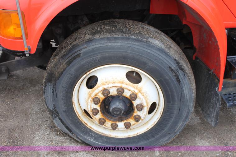 image for item A7164 1999 International 4900 tandem axle dump truck