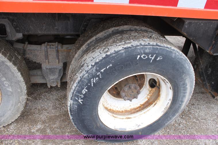 image for item A7164 1999 International 4900 tandem axle dump truck