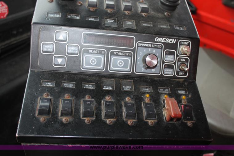 image for item A7165 1999 International 4900 tandem axle dump truck