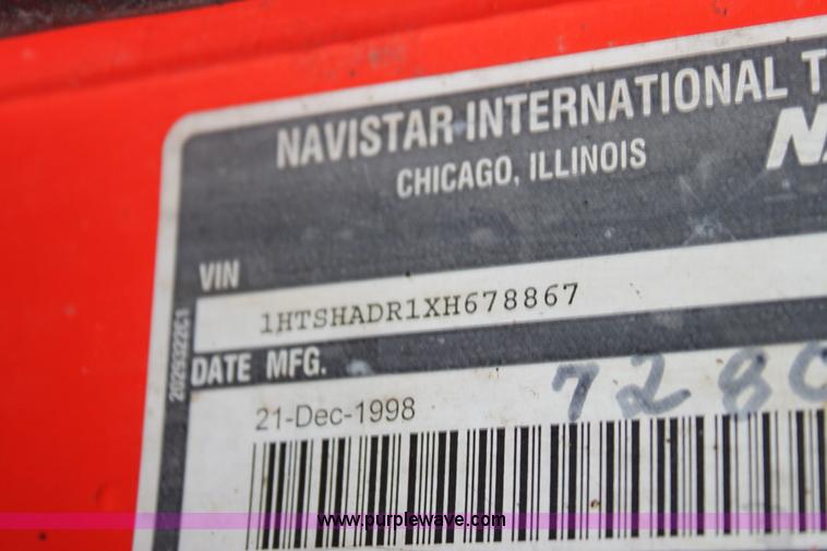 image for item A7165 1999 International 4900 tandem axle dump truck