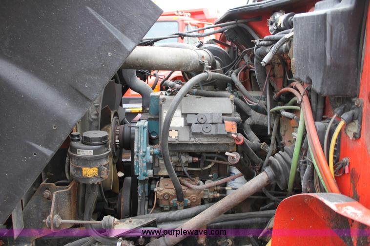 image for item A7165 1999 International 4900 tandem axle dump truck