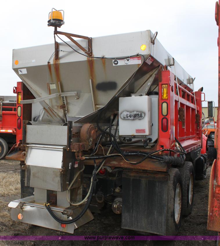 image for item A7166 1999 International 4900 tandem axle dump truck