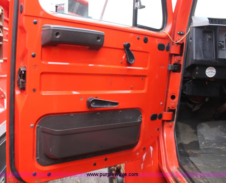 image for item A7167 1997 International 4900 tandem axle dump truck