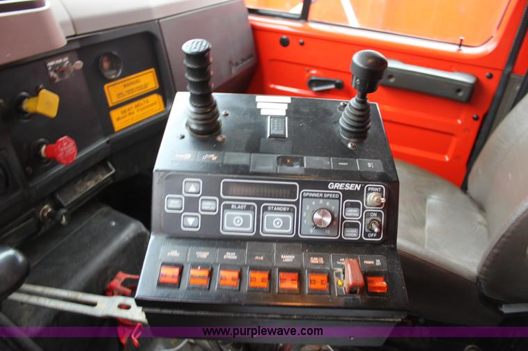 image for item A7167 1997 International 4900 tandem axle dump truck