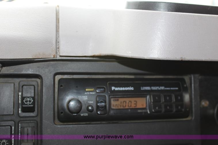 image for item A7167 1997 International 4900 tandem axle dump truck