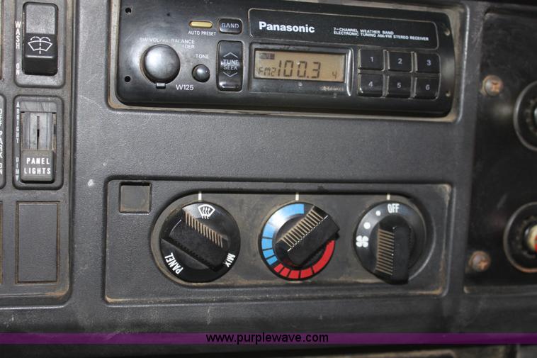 image for item A7167 1997 International 4900 tandem axle dump truck