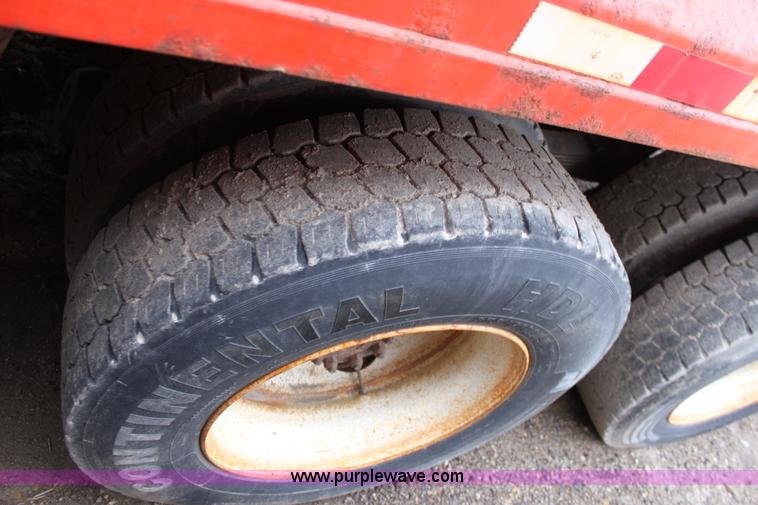 image for item A7167 1997 International 4900 tandem axle dump truck