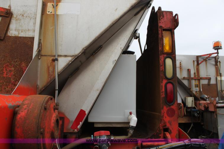 image for item A7167 1997 International 4900 tandem axle dump truck