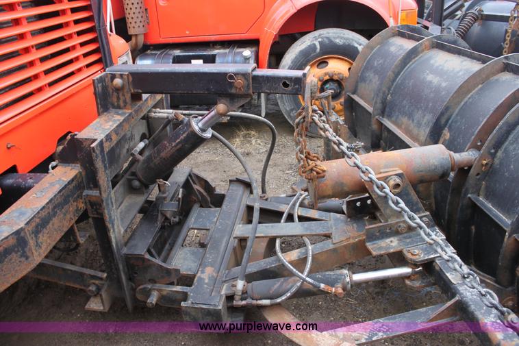 image for item A7167 1997 International 4900 tandem axle dump truck