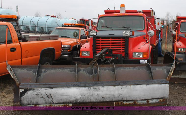 image for item A7168 1997 International 4900 tandem axle dump truck