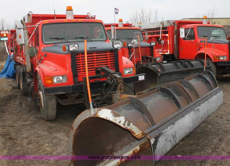 image for item A7168 1997 International 4900 tandem axle dump truck