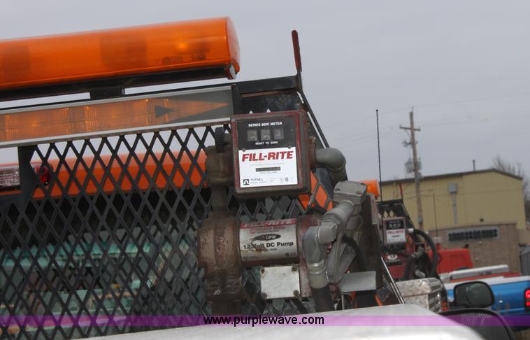 image for item A7169 2002 Chevrolet Silverado 2500HD pickup truck