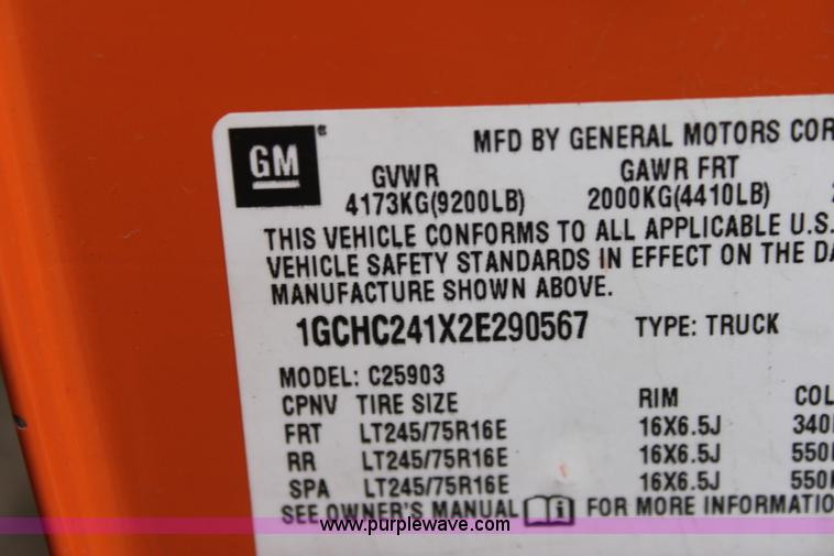 image for item A7169 2002 Chevrolet Silverado 2500HD pickup truck