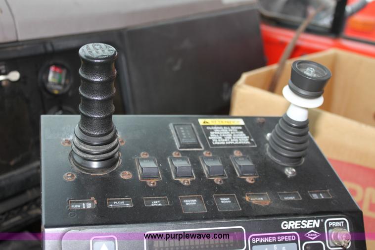 image for item A7171 1999 International 4900 tandem axle dump truck