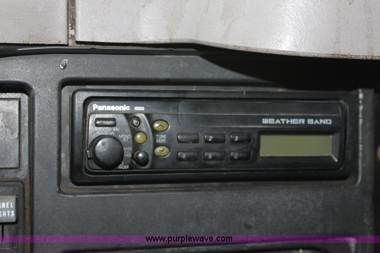 image for item A7171 1999 International 4900 tandem axle dump truck