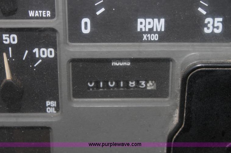 image for item A7171 1999 International 4900 tandem axle dump truck