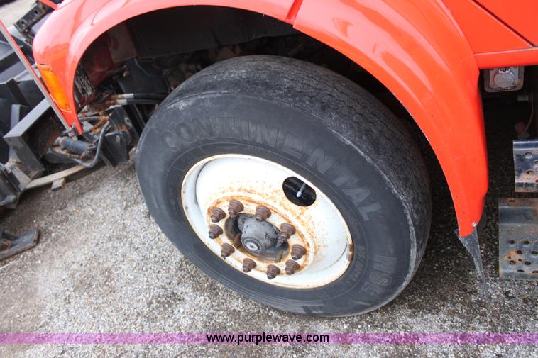 image for item A7171 1999 International 4900 tandem axle dump truck