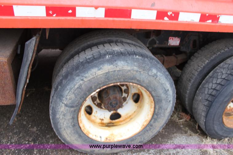 image for item A7171 1999 International 4900 tandem axle dump truck