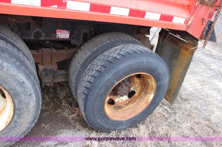 image for item A7171 1999 International 4900 tandem axle dump truck