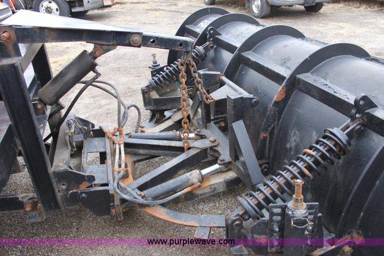 image for item A7171 1999 International 4900 tandem axle dump truck