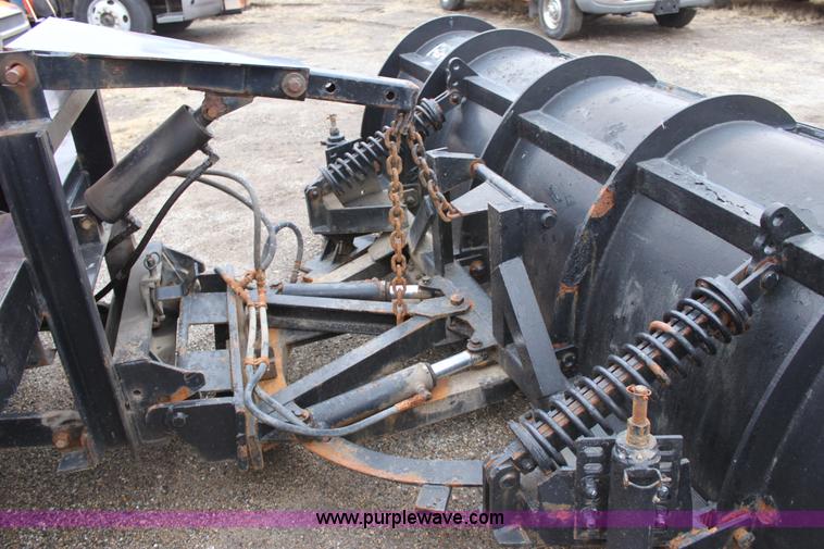 image for item A7171 1999 International 4900 tandem axle dump truck