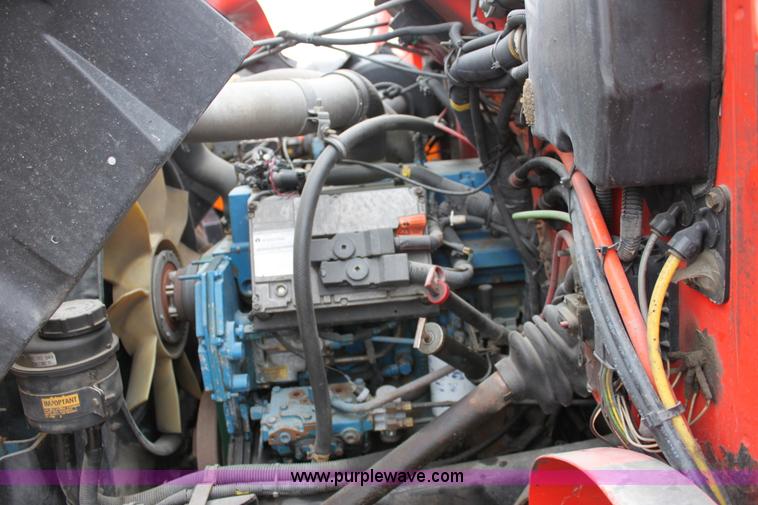 image for item A7171 1999 International 4900 tandem axle dump truck