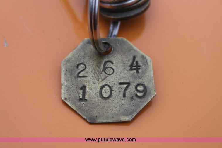 image for item A7171 1999 International 4900 tandem axle dump truck