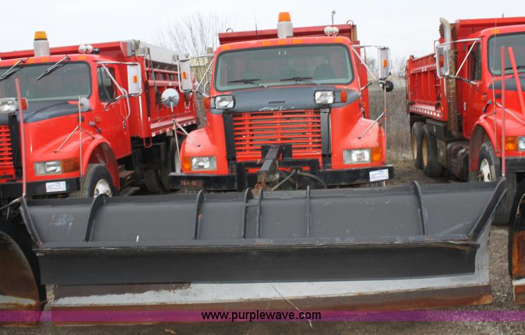 image for item A7172 1997 International 4900 tandem axle dump truck