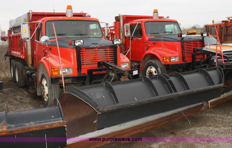 image for item A7172 1997 International 4900 tandem axle dump truck