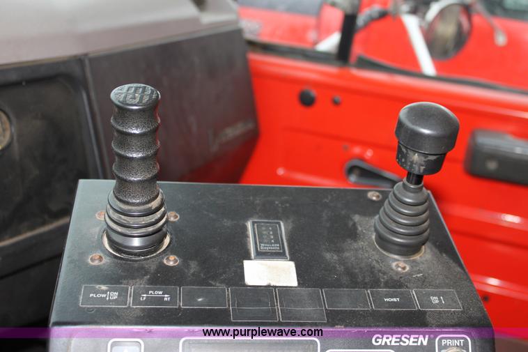 image for item A7172 1997 International 4900 tandem axle dump truck