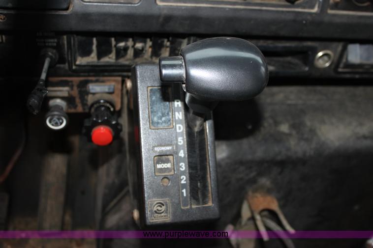 image for item A7172 1997 International 4900 tandem axle dump truck