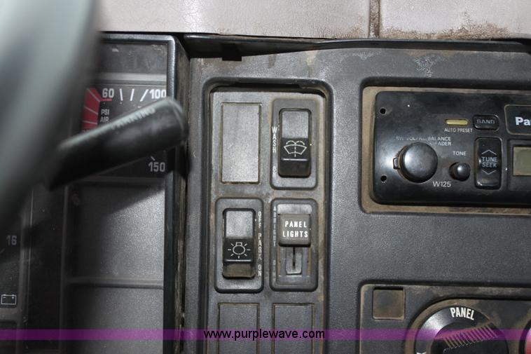 image for item A7172 1997 International 4900 tandem axle dump truck