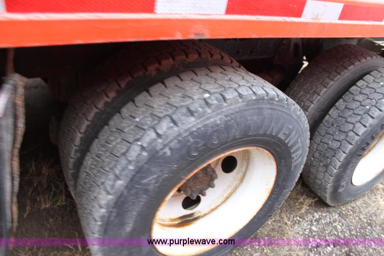 image for item A7172 1997 International 4900 tandem axle dump truck