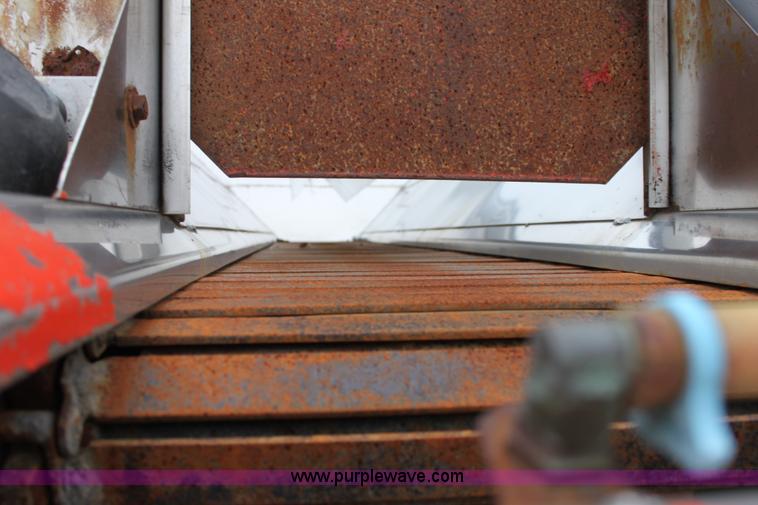 image for item A7172 1997 International 4900 tandem axle dump truck