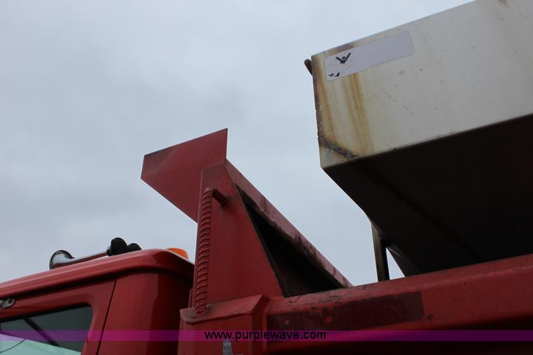 image for item A7172 1997 International 4900 tandem axle dump truck