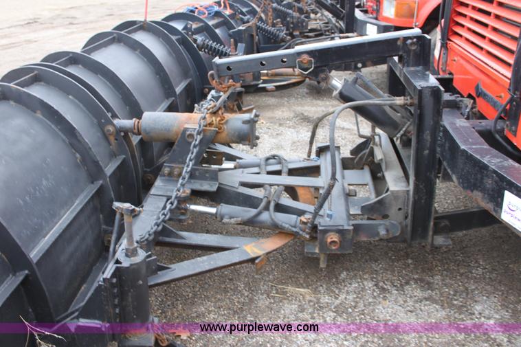 image for item A7172 1997 International 4900 tandem axle dump truck