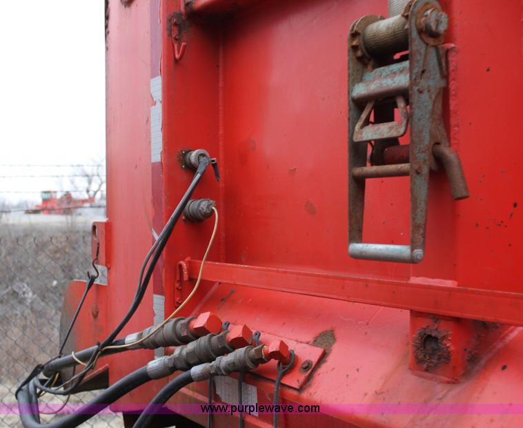 image for item A7172 1997 International 4900 tandem axle dump truck