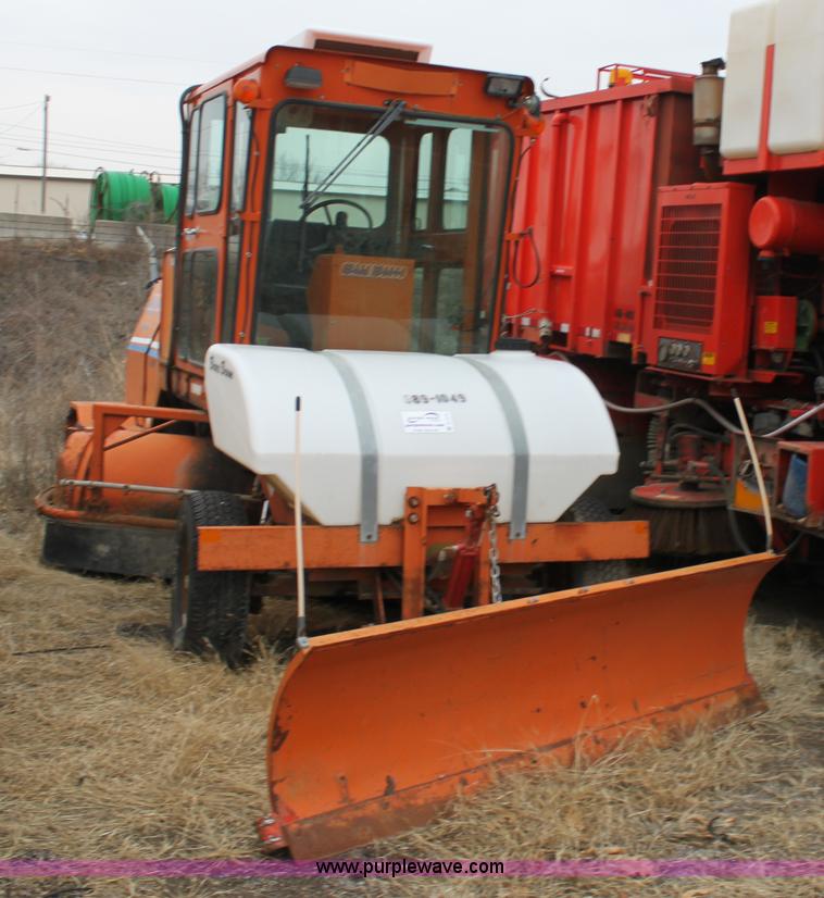 image for item A7173 1999 Broce RC350 self propelled broom