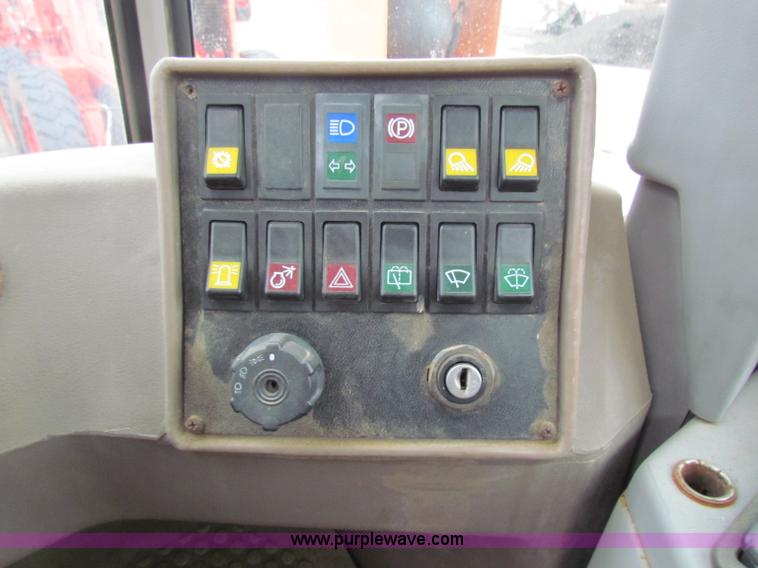 image for item A7184 1996 Fiat-Allis FR90 wheel loader