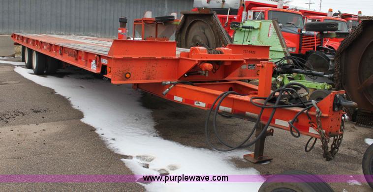 image for item A7188 2001 Evaco 15 ton tandem axle trailer