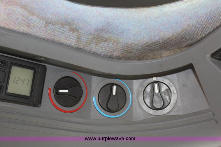 image for item A7200 1997 New Holland 6640SL tractor